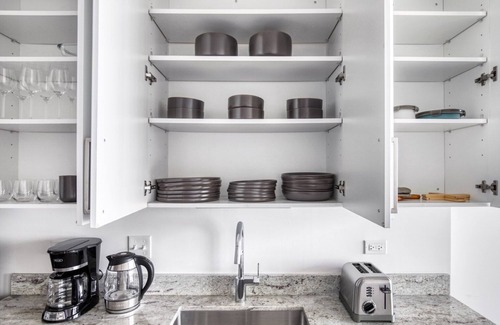 Logan Square Apartment | Modern Logan Square 1BR w/Roof Deck & Gym, 1 block to L, by Blueground