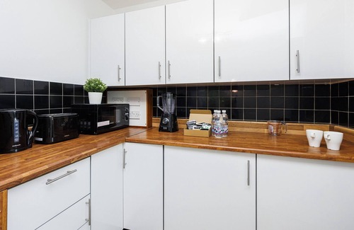 Fairfield Apartment | Modern London 2 Bed Apartment