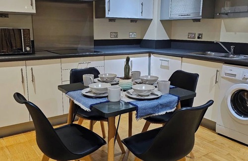 North Finchley Apartment | Modern & Lovely 2 Bed in London