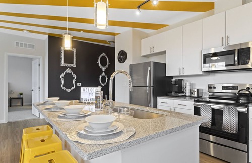 Downtown Baltimore Apartment | Modern Lux Suites