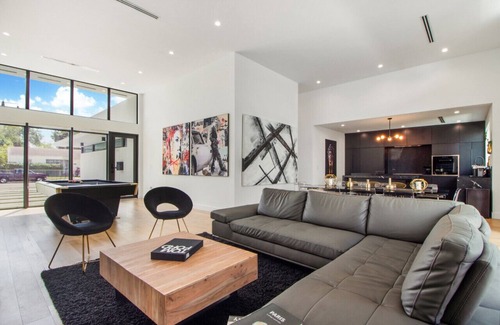 Buena Vista Villa | Modern Lux Villa, Private Pool, Billiards, Grill, Backyard, Design District