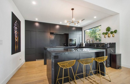 Buena Vista Villa | Modern Lux Villa, Private Pool, Billiards, Grill, Backyard, Design District