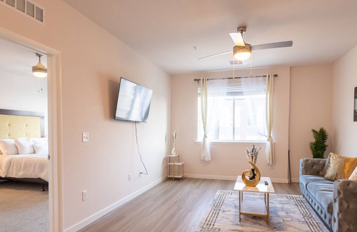 Downtown Baltimore Apartment | Modern Luxe 1BD Apartment with pool