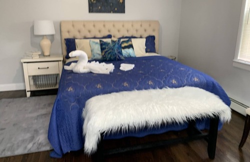 South Side Apartment | MODERN LUXE 2 - 4BEDROOMS/4BEDS/1SOFA - APARTMENT