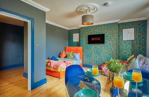 Bristol Apartment | Modern Luxe Flat + Parking