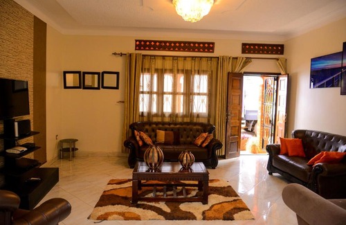Kampala Apartment | MODERN LUXURIOUS 2BEDS HOUSE IN KAMPALA CITY CTR