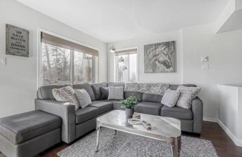 Mont-Tremblant Apartment | Modern Luxurious Golf Chalet La Bête