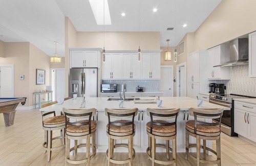 Eight Lakes House | Modern, Luxurious, Waterfront home with Heated Pool - Villa Dock Holiday - Roelens Vacations