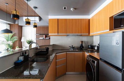 Pinagsama Apartment | Modern Luxury 1BR in Venice Mckinley
