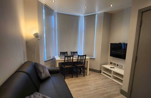 Dudden Hill Apartment | Modern Luxury 2 Bed & 2 Bathrooms, Dollis Hill