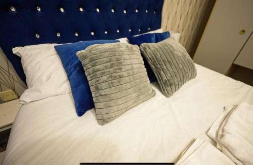 Belle Vue Apartment | Modern Luxury 2 bed Apartment, Sleeps 5