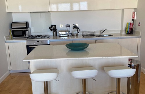 Newquay Apartment | Modern luxury apartment Zinc Headland Road. Only 5 mins walk to Fistral Beach