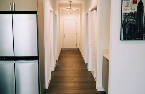 Near Northside House | Modern Luxury Centrally Located 3BR/3BA Mins Away From Fairgrounds & Downtown