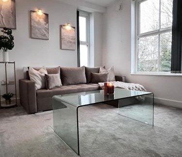 Trafford Apartment | Modern Luxury Escape Suite In The Heart of Urmston Town Centre