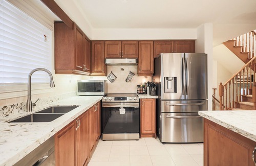 Markham House | Modern Luxury Home - 30 Days plus rental