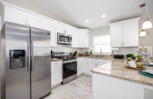University House | Modern Luxury Home Located in Tampa!