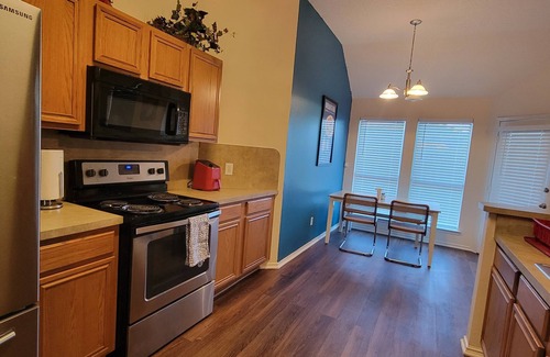 Denton Apartment | Modern Luxury Room W/Jacuzzi, Near TWU/UNT and Denton Square