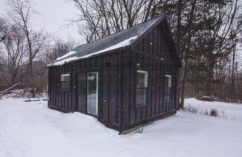 South Haven Cabin | Modern Luxury Tiny Home - Walk to the Beach!