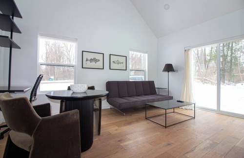 South Haven Cabin | Modern Luxury Tiny Home - Walk to the Beach!