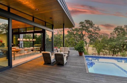 Sonoma Villa | Modern Luxury Villa At Base Of Sonoma Mountain- Includes Wine Tasting Passport