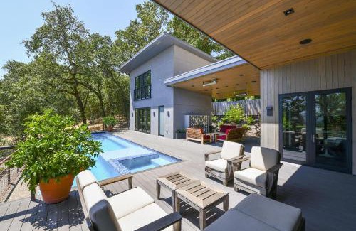 Sonoma Villa | Modern Luxury Villa At Base Of Sonoma Mountain- Includes Wine Tasting Passport