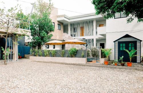Bacolod Apartment | Modern Luxury Villa with pool breakfast included