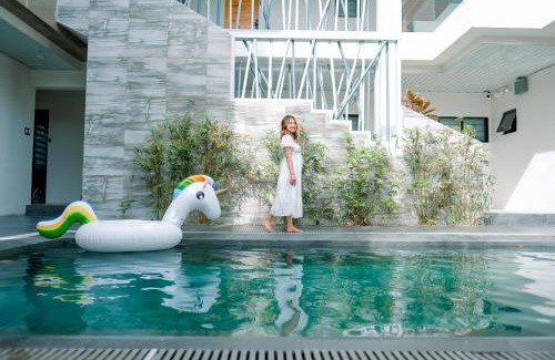 Bacolod Apartment | Modern Luxury Villa with pool breakfast included