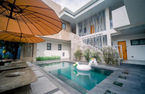 Bacolod Apartment | Modern Luxury Villa with pool breakfast included