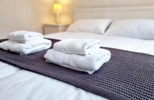 Westbourne Apartment | Modern Maisonette 2 Bedrooms Newly Renovated