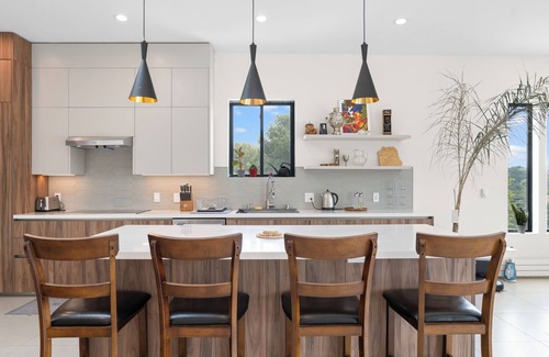 San Anselmo House | Modern Marin County Retreat 5BR, 4.5BA Sleeps 10 Mt. Tam Views Near SF