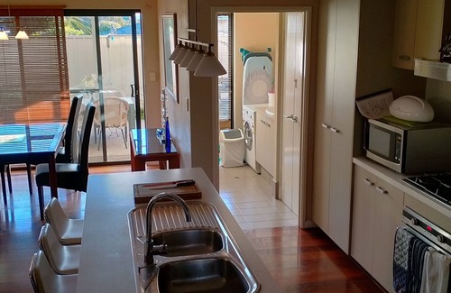 Palmyra House | Modern Melville Plaza Townhouse close to Swan River and Port beach.
