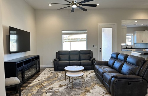 Mesquite House | Modern Mesquite New Home perfect for golfers and families alike.