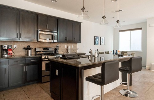 Berryessa House | Modern Milpitas 3BR w/ Yard & A/C, nr Retail & Theater, by Blueground