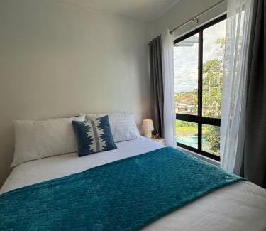 Moonwalk Apartment | Modern Minimalist Luxe Retreat 2 Bedroom with parking