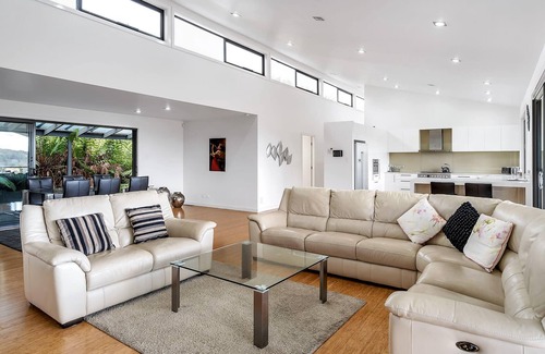 Wentworth Falls House | Modern Mountain Escape with Breathtaking Views