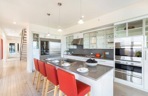 Healdsburg House | Modern Mountain Top Retreat