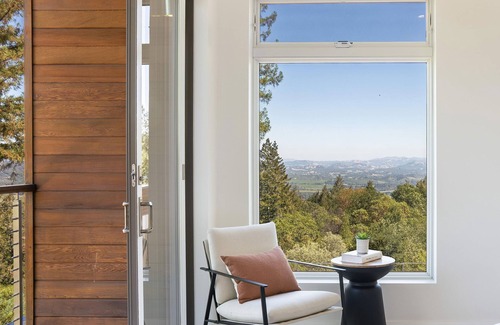 Healdsburg House | Modern Mountain Top Retreat