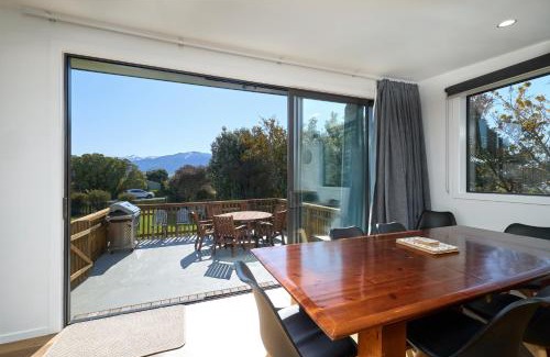 Kaikoura House | Modern Mountain Views Sunny