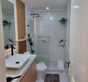 Kapitolyo Apartment | Modern Muji themed 2-bedroom condo