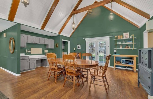 Murfreesboro House | Modern Murfreesboro Retreat ,Sleeps 8