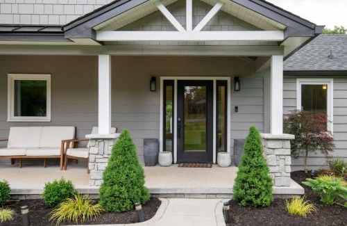 Inglewood House | Modern Music City Oasis Sauna & Spacious Yard