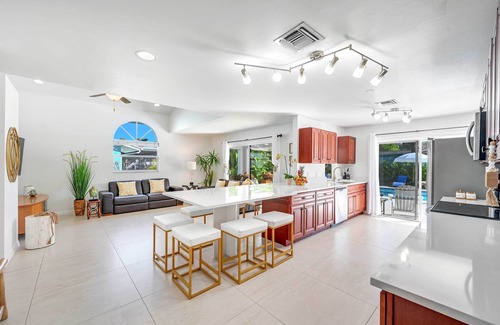 Palm River Estates House | Modern Naples Oasis w/Saltwater Pool & Jacuzzi!
