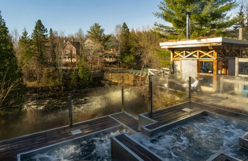 Mauricie House | Modern Nature Retreat w/Spa, Fireplace & Easy Access to Scenic Trails