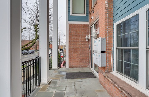 New Haven Apartment | Modern New Haven Condo < 1 Mi to Downtown!