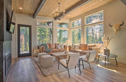 Philipsburg Cabin | Modern & Newly Built Cabin: Ski, Fish, Hike!