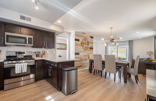 Canyon Country House | Modern Newly Remodeled Family Home