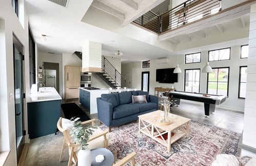State College Villa | Modern Nordic Villa 3 miles from Beaver Stadium