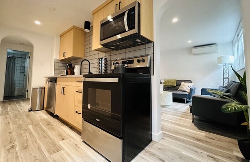 North End House | Modern North End Bungalow Downstairs w/Parking!