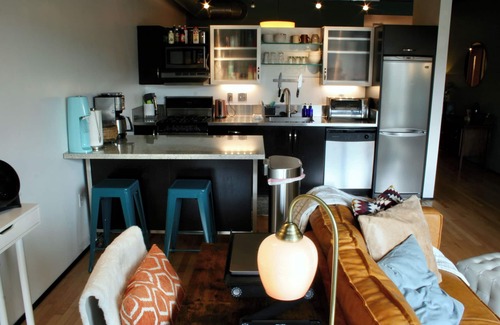 Pearl District Condo | Modern NW Portland Condo in the heart of the city. 30 day minimum stay