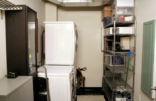 Pearl District Condo | Modern NW Portland Condo in the heart of the city. 30 day minimum stay